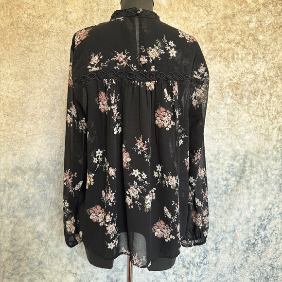 Lucky Brand Ditsy Black Sheer Floral Top L - Picture 6 of 8